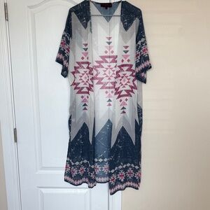 Stylish Geometric Patterned Poncho